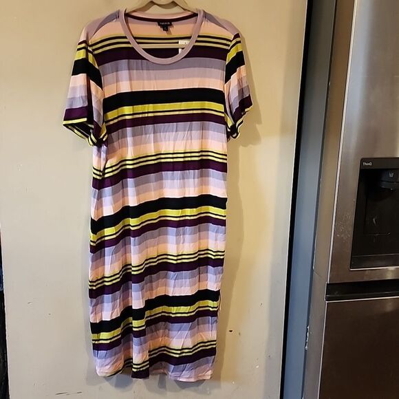 Beautiful Torrid dress Size 2 NWT - Picture 1 of 6